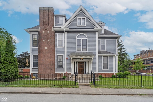 property at 101 E 14th St