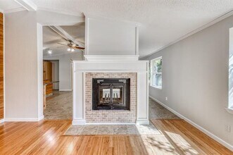 3808 County Rd 401B in Alvarado, TX - Foto de edificio - Building Photo