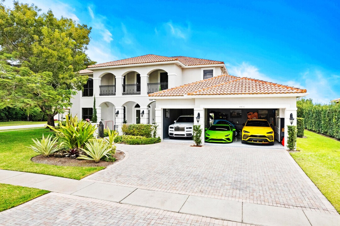 4430 Island Reef Dr in Wellington, FL - Building Photo