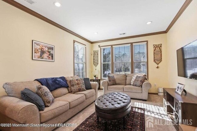 83 Osprey Dr in Old Bridge, NJ - Building Photo - Building Photo