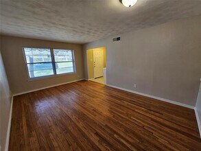 1016 Indian Creek Trail in Dallas, TX - Building Photo - Building Photo