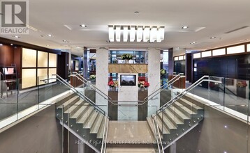 225-1225 Sherway Gardens Rd in Toronto, ON - Building Photo - Building Photo