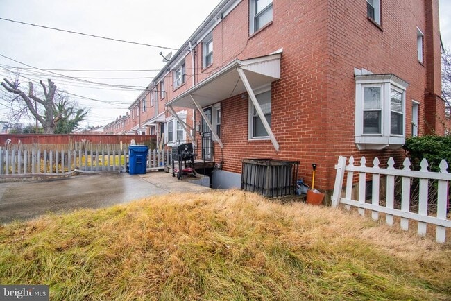 2039 Hillenwood Rd in Baltimore, MD - Building Photo - Building Photo