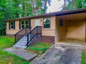 3054 Waters Rd SW in Atlanta, GA - Building Photo - Building Photo