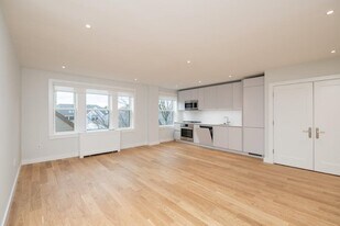 119 Highland Ave, Unit 3 in Somerville, MA - Building Photo