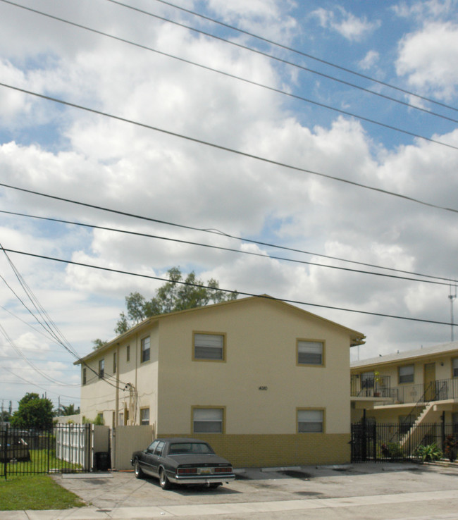 4080-4100 SW 18th St in Hollywood, FL - Building Photo - Building Photo