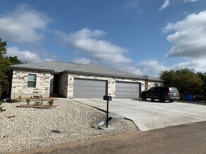 21414 Santa Carlo Ave, Unit Apt A in Lago Vista, TX - Building Photo - Building Photo