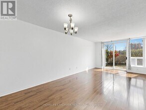 410 McLevin Ave in Toronto, ON - Building Photo - Building Photo