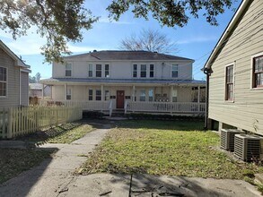 4822 Convention St, Unit Apt 3 in Baton Rouge, LA - Foto de edificio - Building Photo