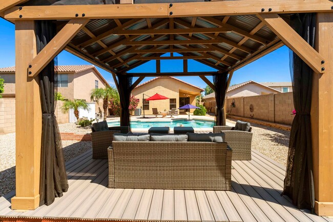519 E Devon Dr in Gilbert, AZ - Foto de edificio - Building Photo