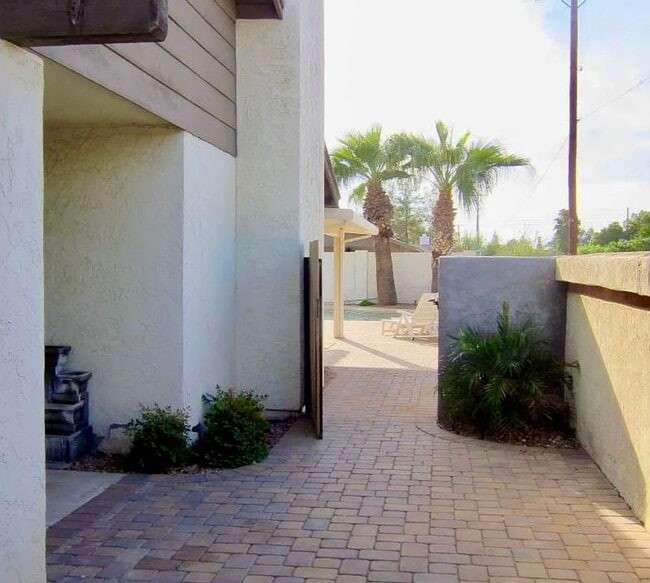 984 N 85th Pl in Scottsdale, AZ - Foto de edificio - Building Photo