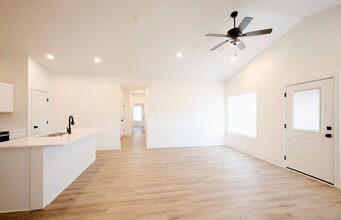 613 Briarbrook Ln in Park City, KS - Building Photo - Building Photo