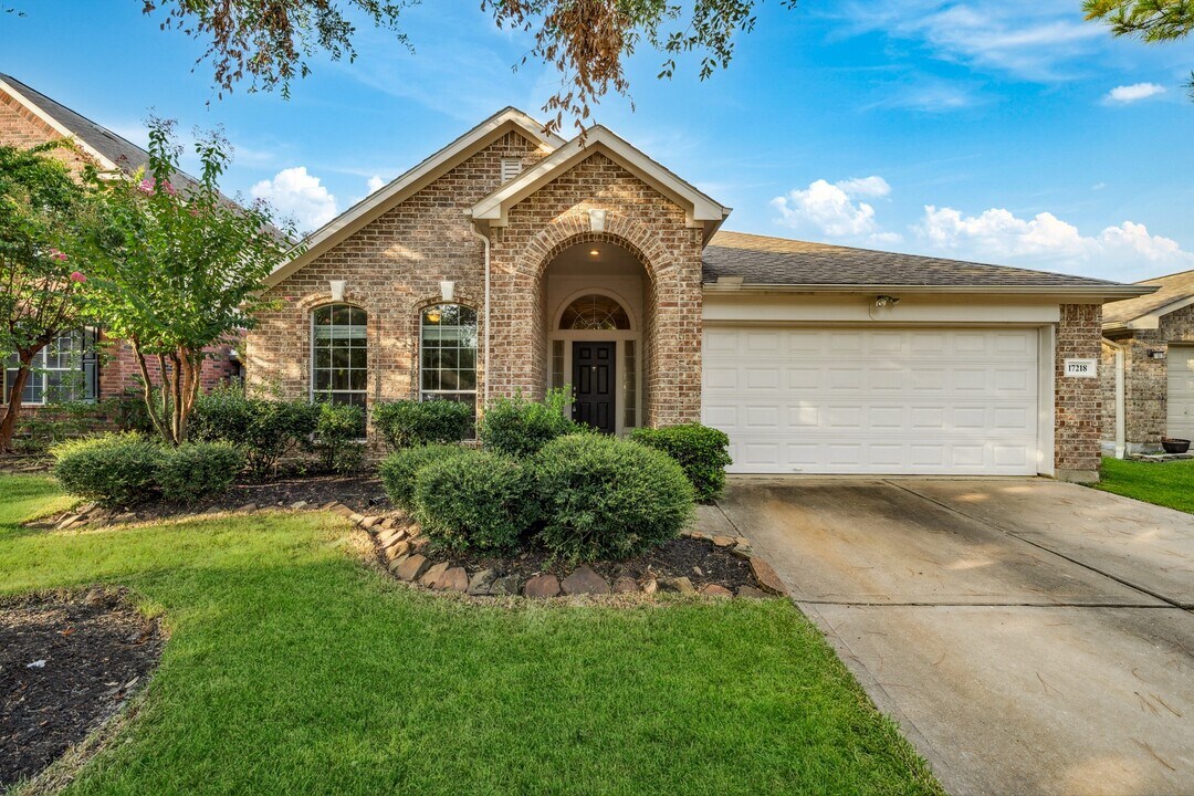 17218 Double Lilly Dr in Houston, TX - Building Photo