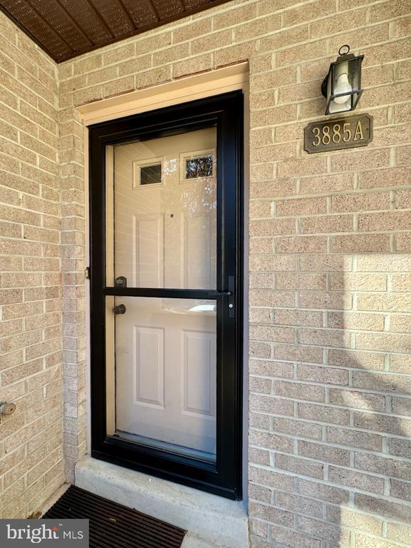 property at 3885 Steppes Ct