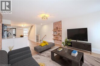 310 King St E in Hamilton, ON - Building Photo - Building Photo