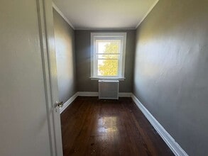 1579 Chapel St, Unit 305 in New Haven, CT - Building Photo - Building Photo