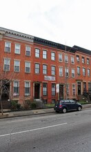 924 N Calvert St in Baltimore, MD - Foto de edificio - Building Photo