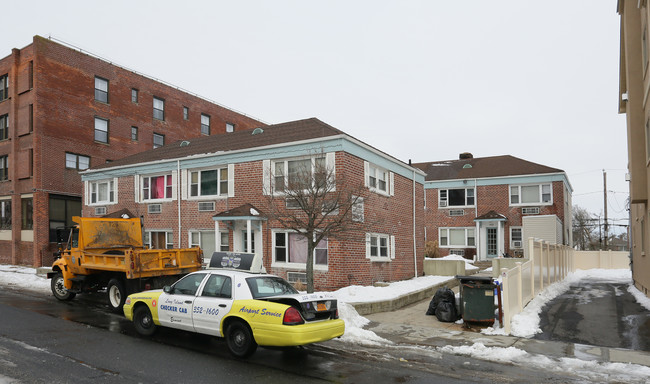 Long Beach Garden Apartments