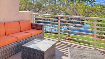 2731 Ocean Club Blvd in Hollywood, FL - Building Photo