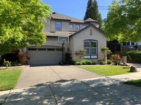 5881 Sailing Hawk Ave in Santa Rosa, CA - Building Photo