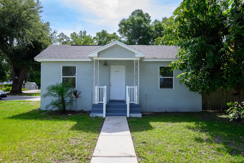1017 Royal St in Kissimmee, FL - Building Photo
