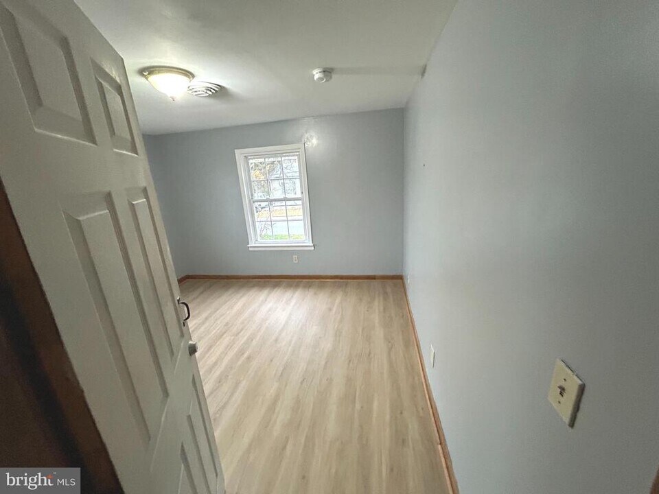 103 Jackson St in Frederica, DE - Building Photo