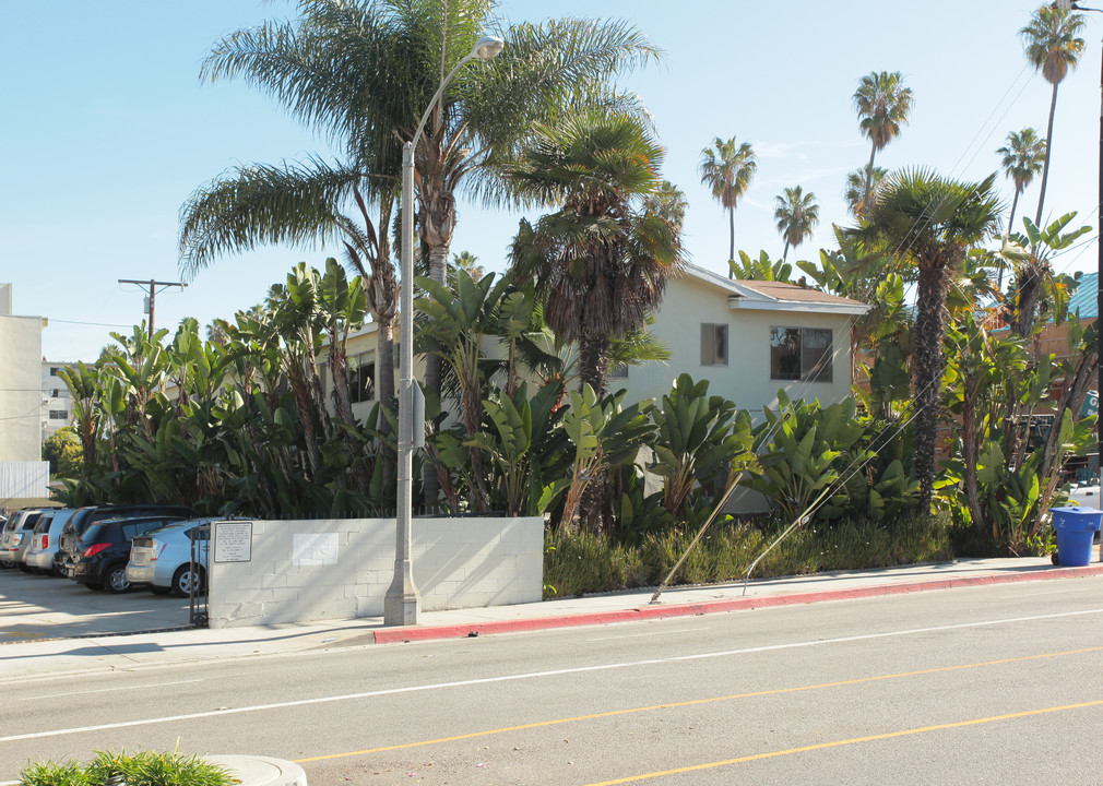 1915 4th St in Santa Monica, CA - Foto de edificio