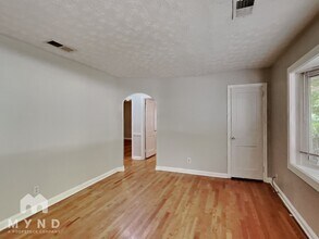 668 Scott Cir in Decatur, GA - Building Photo - Building Photo