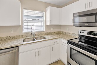 2408 Camden Oaks Pl in Valrico, FL - Foto de edificio - Building Photo