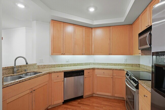 2001 McAllister St in San Francisco, CA - Building Photo - Building Photo