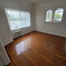 833 N Formosa Ave in Los Angeles, CA - Building Photo - Building Photo