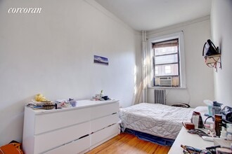8 W 90th St-Unit -: 8 in New York, NY - Building Photo - Building Photo