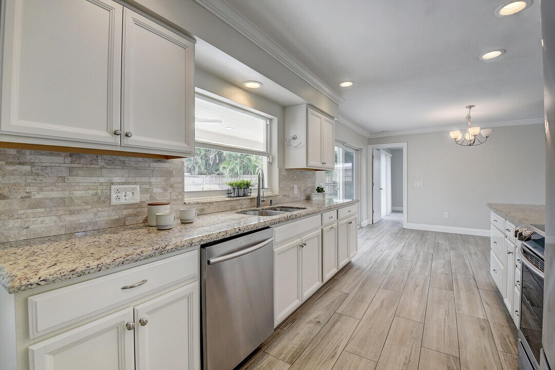 798 SW 15th Ave in Boca Raton, FL - Building Photo