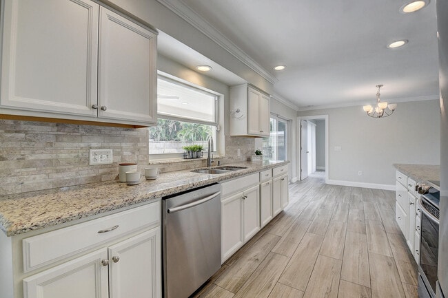 798 SW 15th Ave