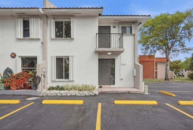 3940 NW 76th Terrace