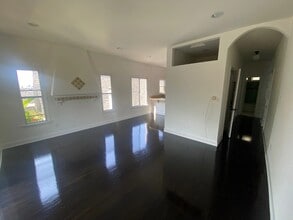 1303 Cloverdale Ave in Los Angeles, CA - Building Photo - Building Photo