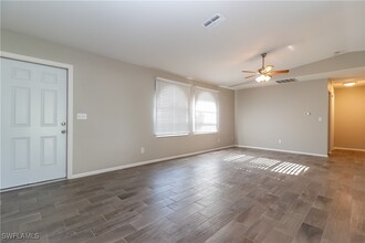 3117 NE 6th Ave in Cape Coral, FL - Foto de edificio - Building Photo