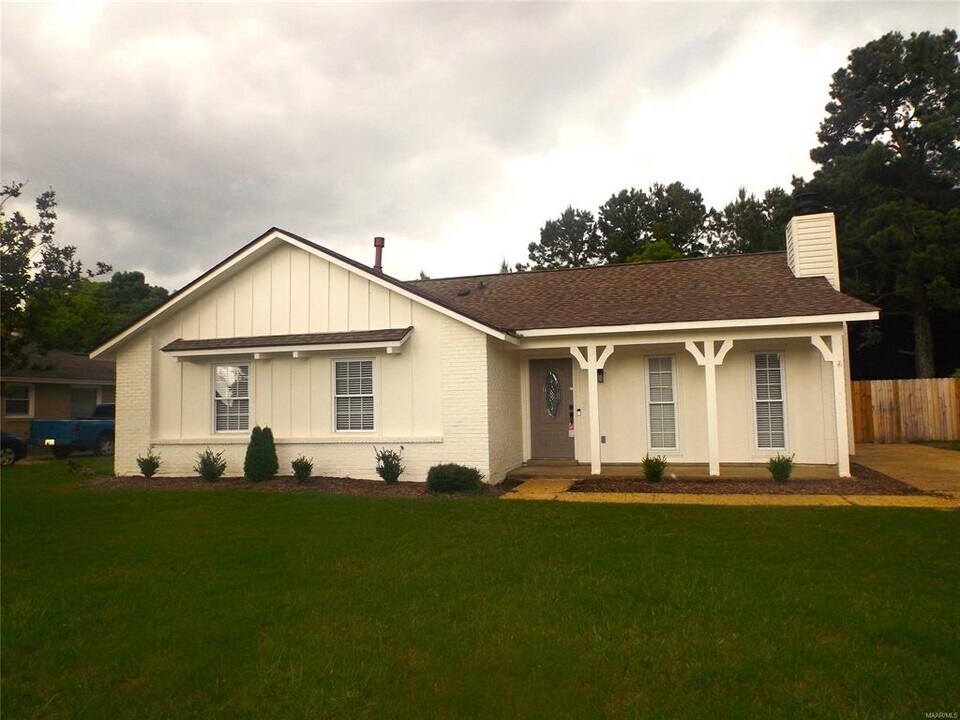 218 Amanda Ln in Prattville, AL - Building Photo