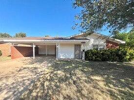 3212 47th St in Lubbock, TX - Building Photo