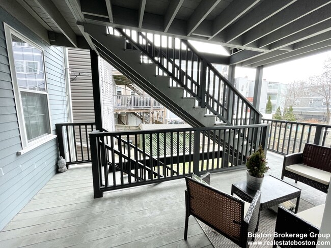 29 Telegraph St, Unit 1 in Boston, MA - Building Photo - Building Photo