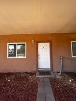 633 Adams St NE in Albuquerque, NM - Building Photo