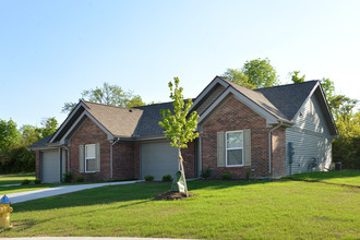 Hoover Condominiums in Dayton, OH - Building Photo - Building Photo