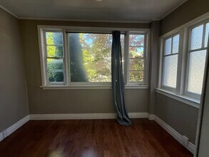 352 Winona Dr in Toronto, ON - Building Photo - Building Photo