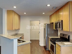 419 Creekside Ln in Spring Hill, TN - Foto de edificio - Building Photo