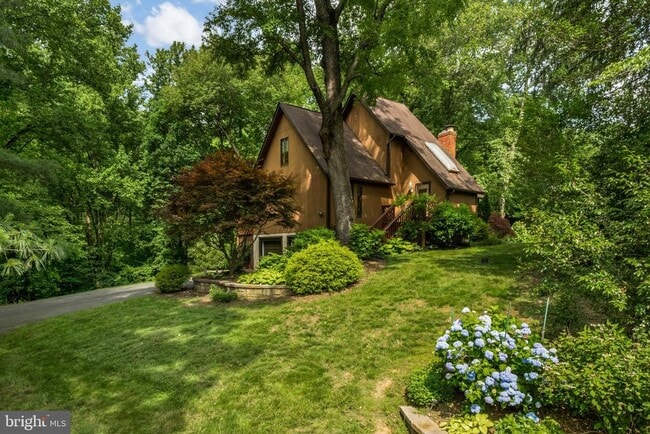 property at 1185 Great Oak Ct