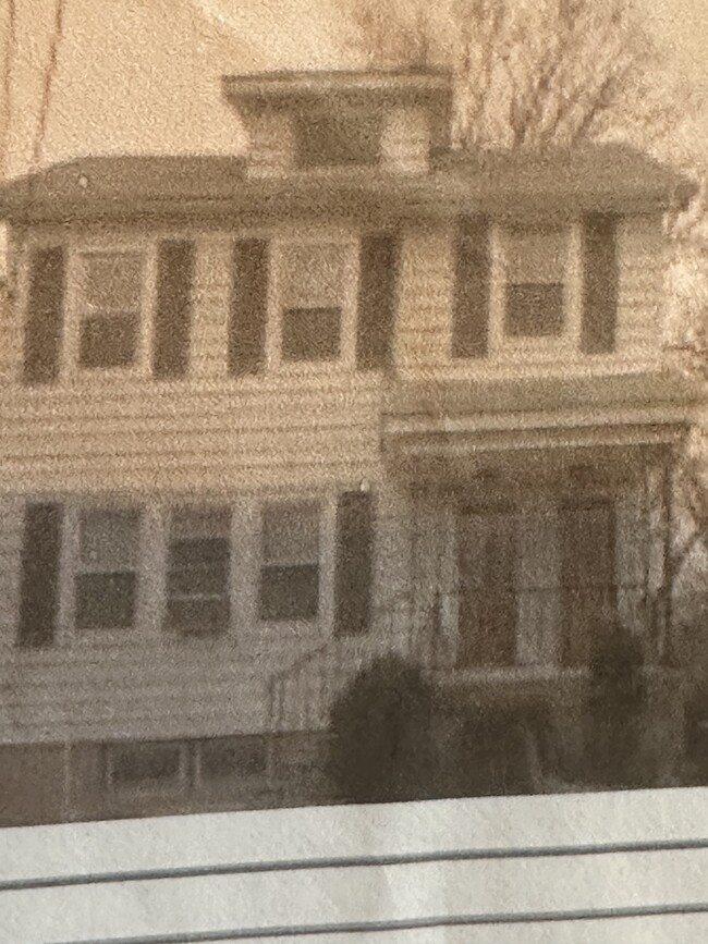 1042 Creger Ave, Unit 2nd floor.