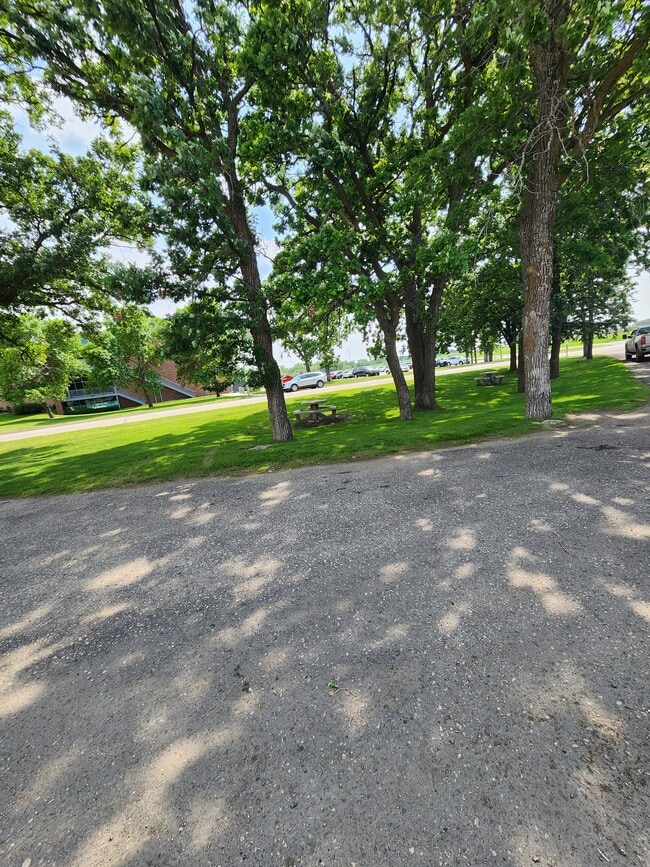 605 30th Ave W, Unit #3 in Alexandria, MN - Building Photo - Building Photo