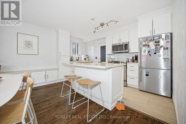 308 S Kingsway in Toronto, ON - Building Photo - Building Photo