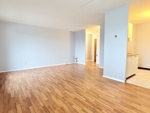 1653 Ouellette Ave in Windsor, ON - Building Photo - Building Photo