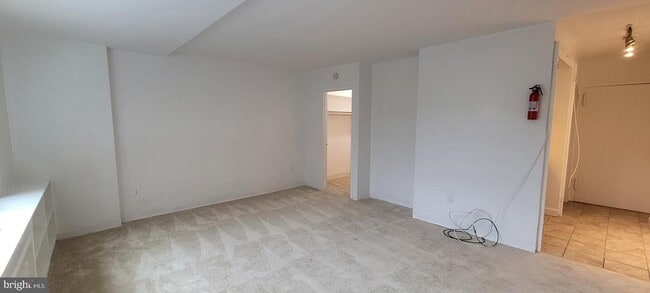 property at 1011 Arlington Blvd